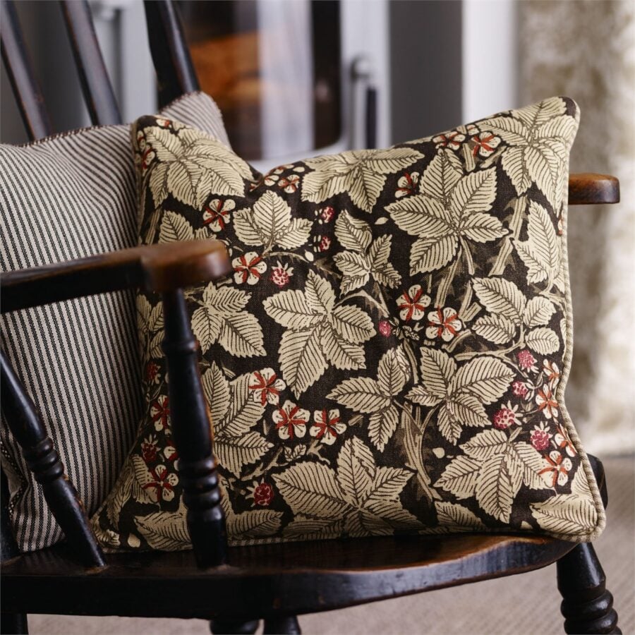 William Morris Bramble - Light Blue and Red