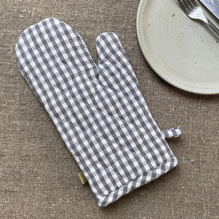 Gingham Oven Glove - Image 7