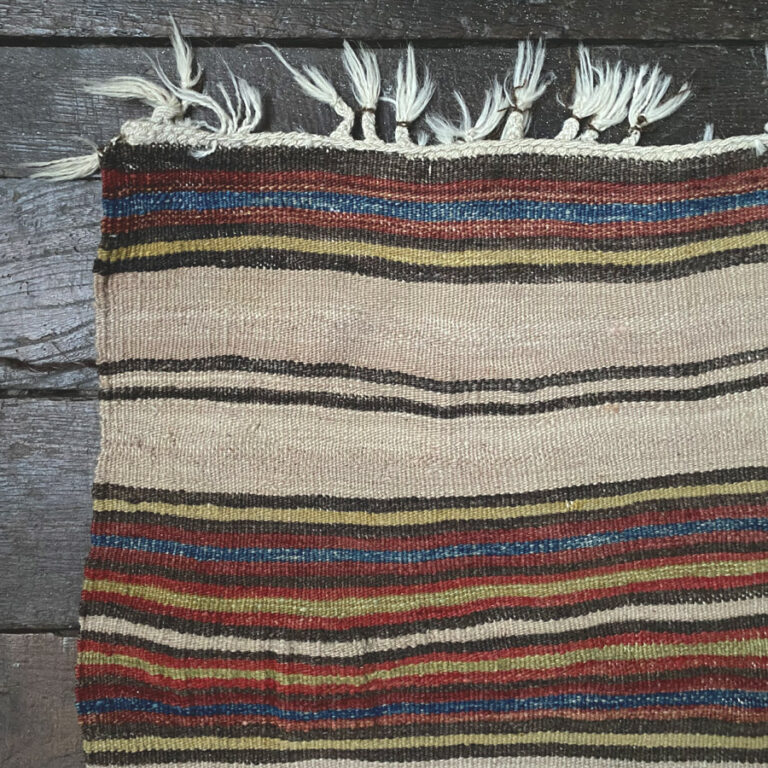 Large Vintage Baukesir Rug TBDEC - Image 4