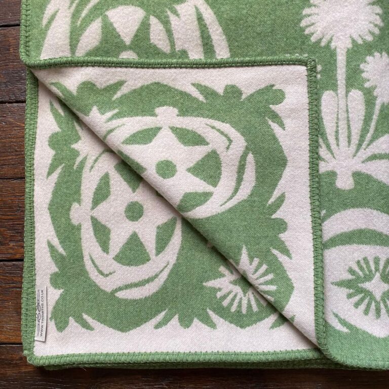 Papercut Flowers Wool Blanket Green - Image 2