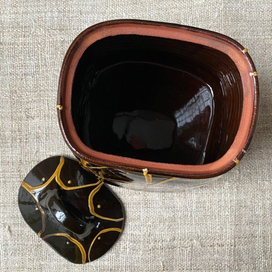 Erica Taylor Low - Large Lidded Jar ETJM2