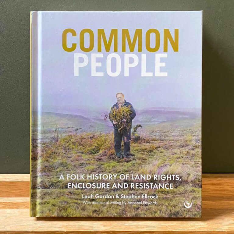 Front Cover of Common People book by Leah Gordon & Stephen Ellcock