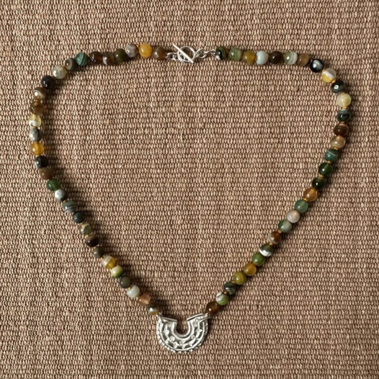 Silver Arch Necklace with Agate beads M19 - Image 2
